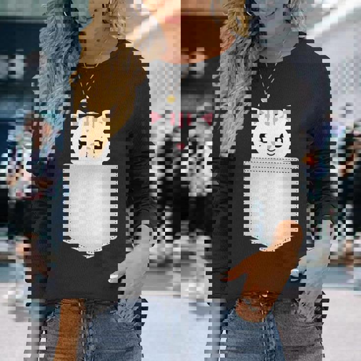 胸ポケットの猫 長袖Tシャツ 彼女への贈り物
