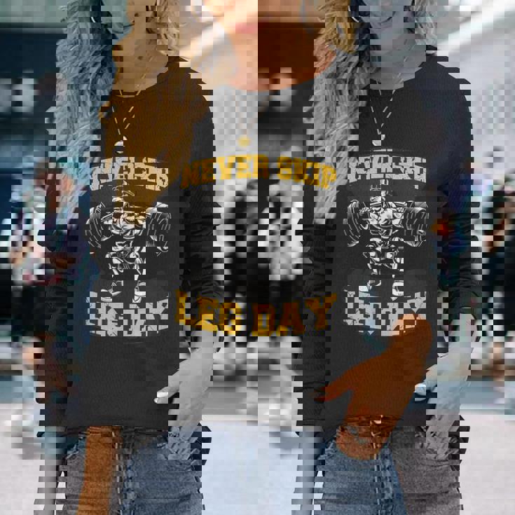 脚の日をスキップすることはありません 面白いワークアウト ジム メンズ ボディビル 長袖Tシャツ 彼女への贈り物