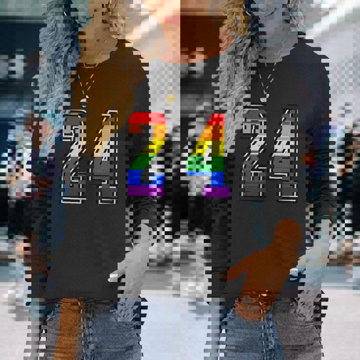 虹 24チーム短期大学スポーツレインボーカラー番号制ユニフォーム 長袖Tシャツ 彼女への贈り物