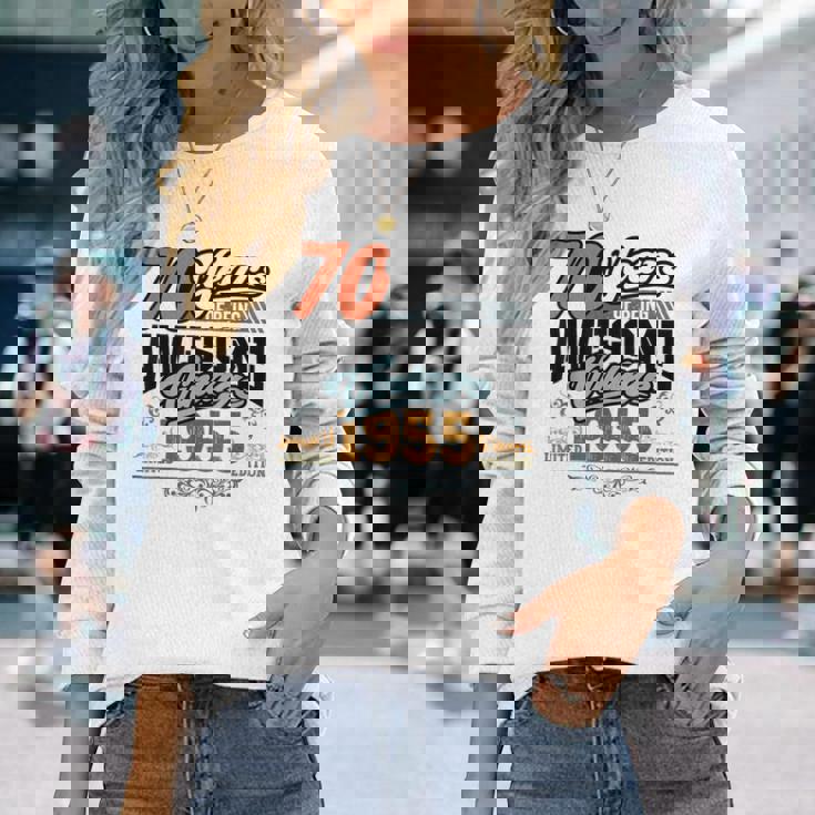 70歳の誕生日 ヴィンテージ 1955 70 Years Of Being Awesome レトロ 長袖Tシャツ 彼女への贈り物