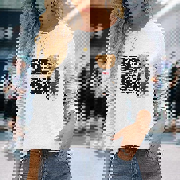 Angry Bad Boystyle、クールなテディベア、バッドボーイグラフィックデザイン。 長袖Tシャツ 彼女への贈り物