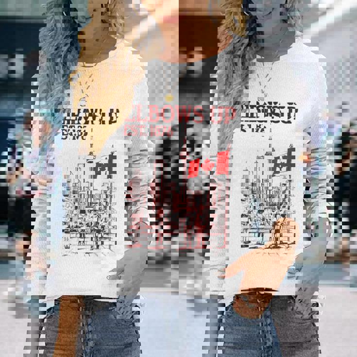 Elbows Up Canada Est 1867 カナダ国旗 カナダ地図 カナダ 長袖Tシャツ 彼女への贈り物