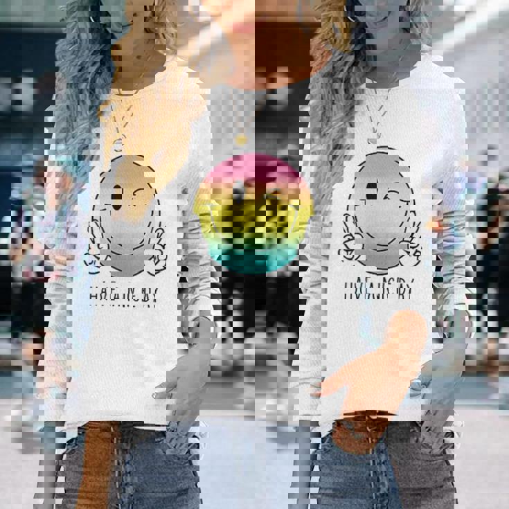 Have A Nice Day Winkingmile Face Peace Wink Happy Face 長袖Tシャツ 彼女への贈り物