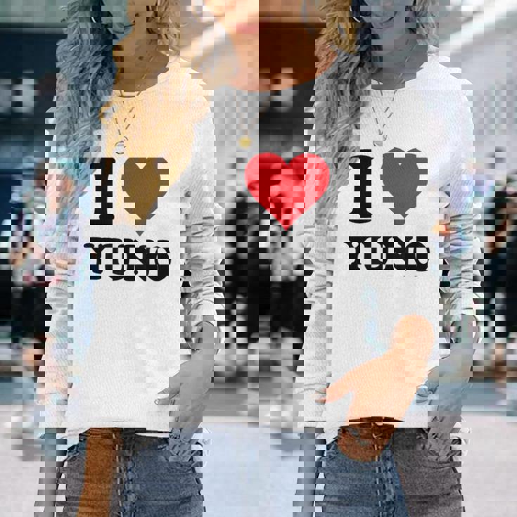 I Heart Yuno ファーストネーム I Love パーソナライズ 長袖Tシャツ 彼女への贈り物