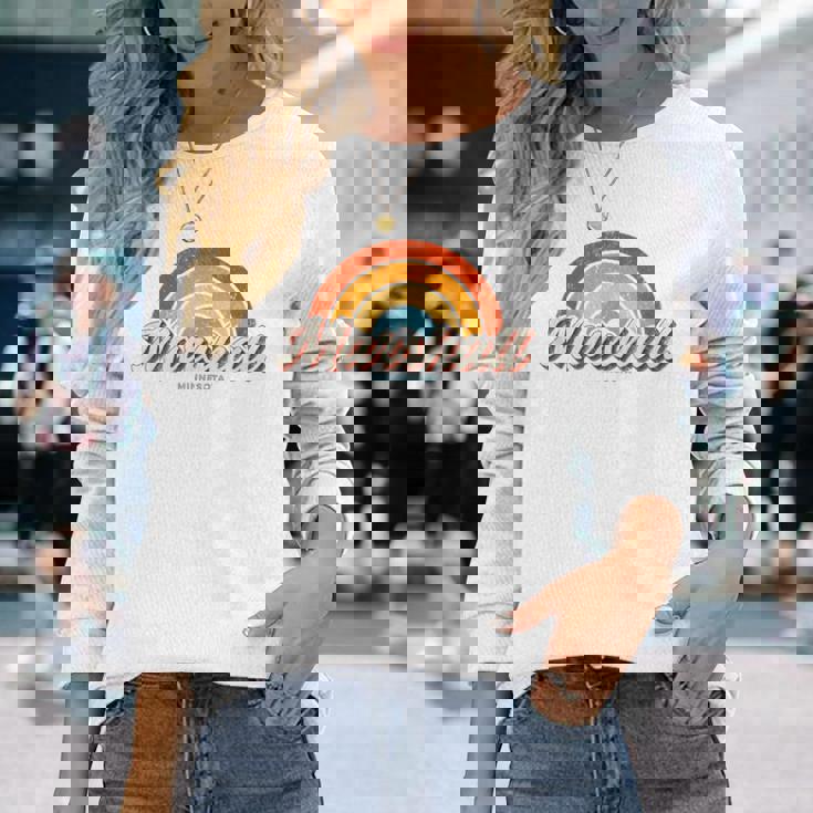 Marshall Minnesota Mnヴィンテージレインボーレトロ70年代 長袖Tシャツ 彼女への贈り物