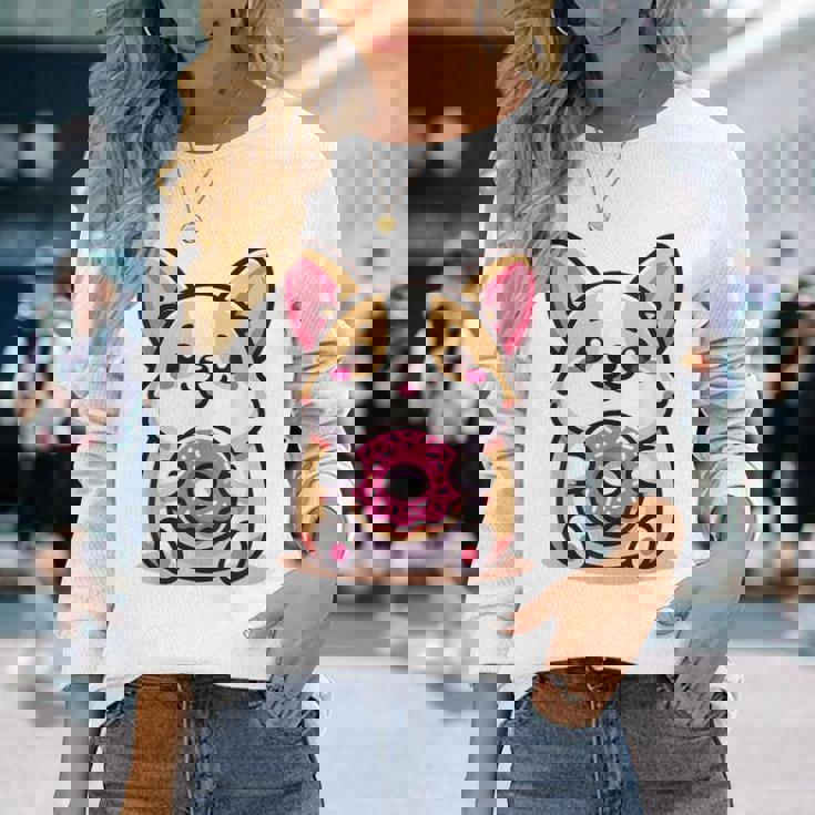 かわいいコーギーのドーナツを持つ漫画の犬愛好家アートキッズ。 長袖Tシャツ 彼女への贈り物