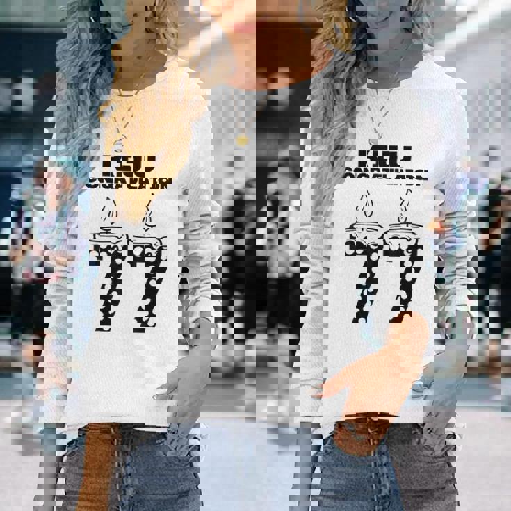 この身体７７年目 まだまだ行くぜ ７７歳 喜寿祝い 長寿祝い おもしろ 喜寿 長袖Tシャツ 彼女への贈り物