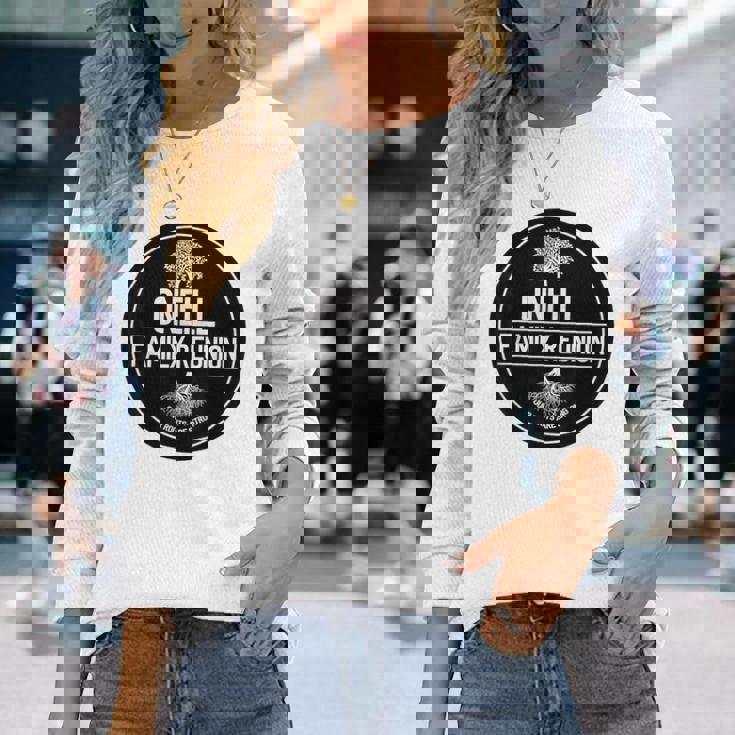 オニール・ファミリー・リユニオン俺たちのルーツ・イズ・ストロング・ツリー 長袖Tシャツ 彼女への贈り物