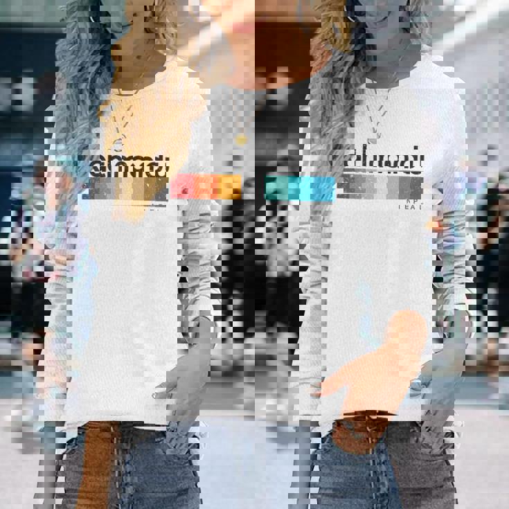 カトマンズ ネパール レトロスタイル ビンテージデザイン 長袖Tシャツ 彼女への贈り物