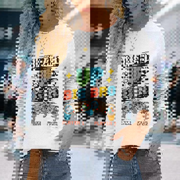 キッズ Leveled Up Big Bro 2025 ビッグブラザー幼児に昇格 長袖Tシャツ 彼女への贈り物