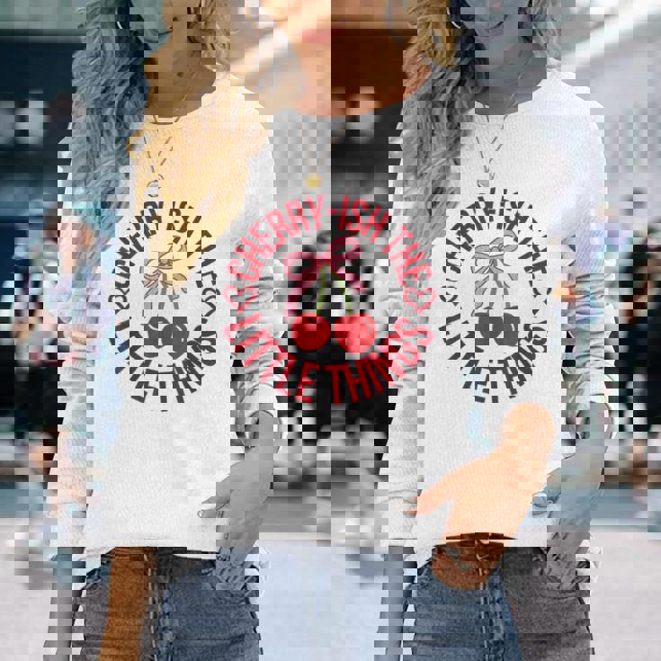 チェリーっぽいザ・リトル・シングス・ファニー・チェリッシュ・チェリー 長袖Tシャツ 彼女への贈り物