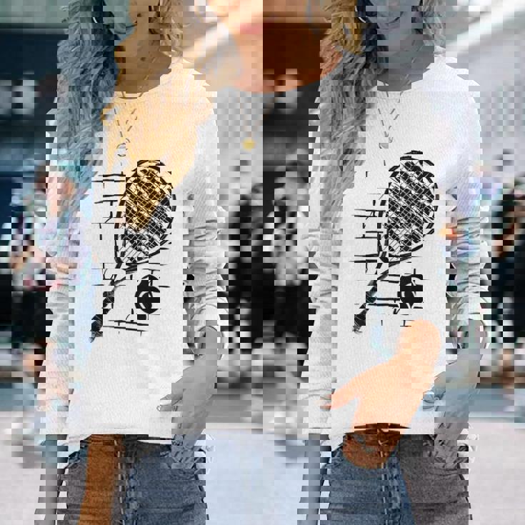 テニスラケット ボール シルエット 面白い スポーツ選手 コーチファン 長袖Tシャツ 彼女への贈り物