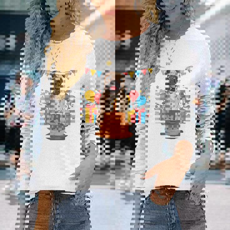 パグ 1歳 誕生日 お祝い ケーキ ペット 動物 犬 オーナー パグ 長袖Tシャツ 彼女への贈り物