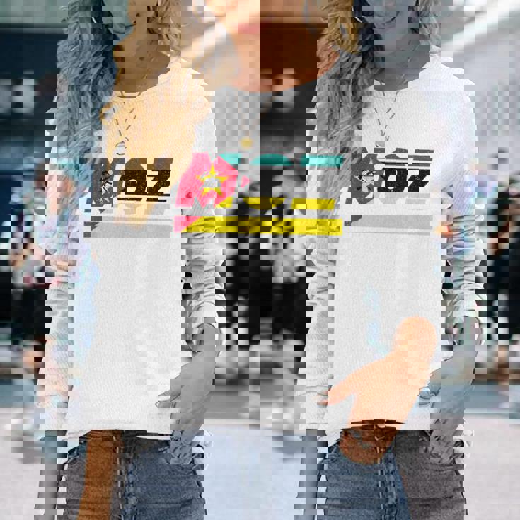 モザンビークデザイン。国旗付きモザンビーク衣装 Moz 長袖Tシャツ 彼女への贈り物