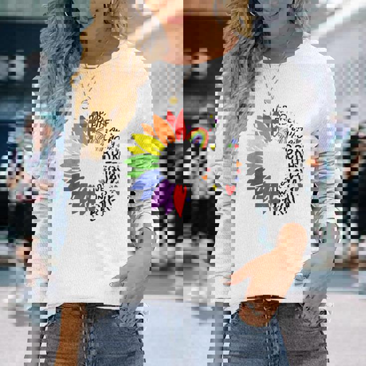 レインボー ヒマワリ ハッピー プライド 長袖Tシャツ 彼女への贈り物
