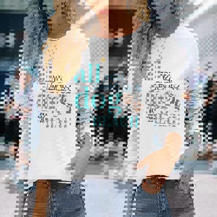 必要なのは犬とビーチ 長袖Tシャツ 彼女への贈り物