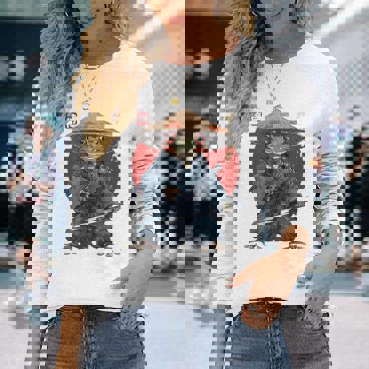 日本の侍カエルの戦士浮世サムライヒキガエルバックプリント。 長袖Tシャツ 彼女への贈り物