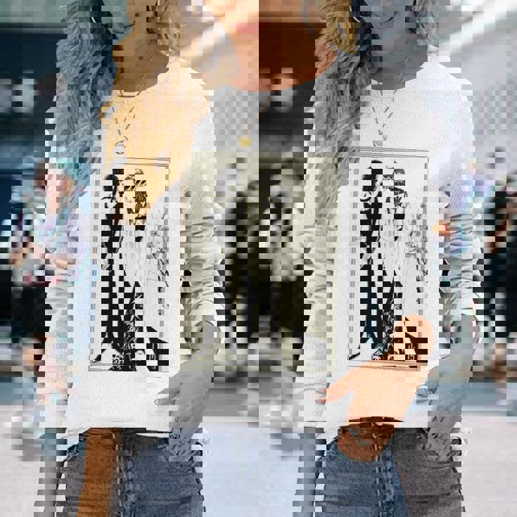 母とサロメ、オーブリー・ビアズリーによるヘロディアス1894 長袖tシャツ 長袖Tシャツ 彼女への贈り物