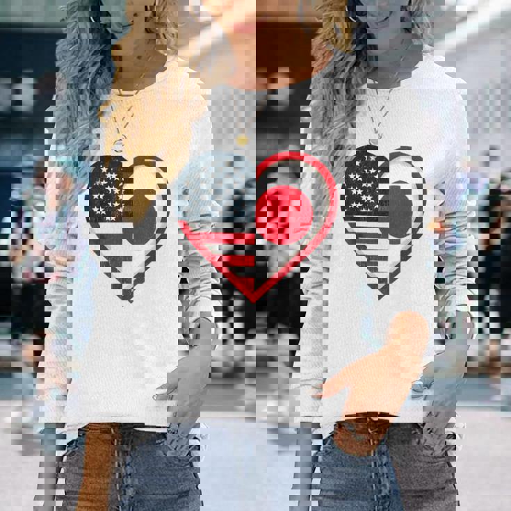 米国 アメリカ 日本 ハートフラッグ 二重国籍。 長袖Tシャツ 彼女への贈り物