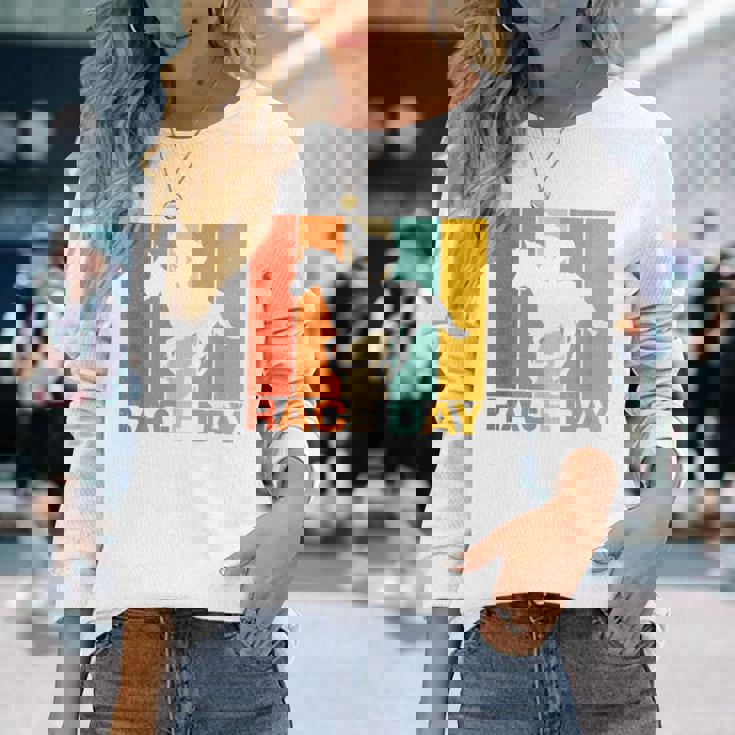 面白い 競馬 ビンテージ レースデー Ky ダービー 馬 ジョッキー 長袖Tシャツ 彼女への贈り物