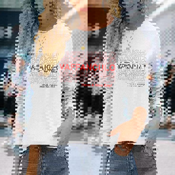 面白いvaffanculoデザイン イタリア語で素敵な一日を。 長袖Tシャツ 彼女への贈り物