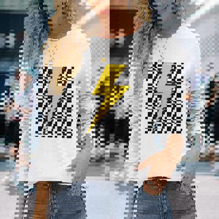 黄色の稲妻チェッカー審美的レーシング 長袖tシャツ 長袖Tシャツ 彼女への贈り物