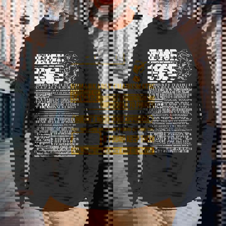 1965年 12月座 誕生日ギフト Born 12月agitarius 長袖Tシャツ 高齢者への贈り物