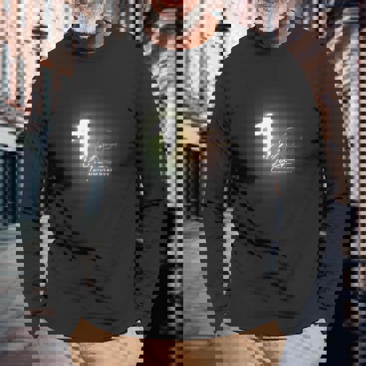 1周年記念デザイン 長袖Tシャツ 高齢者への贈り物