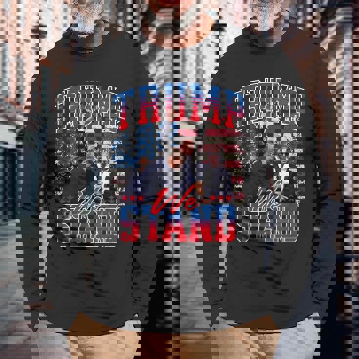 2024 選挙集会での銃撃を生き延びたドナルド・トランプの大統領選への戦いは終わらない 長袖Tシャツ 高齢者への贈り物