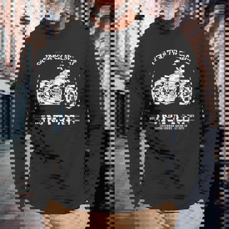 60歳のバイカー。1963年生まれの還暦 バイク オートバイ 長袖Tシャツ 高齢者への贈り物