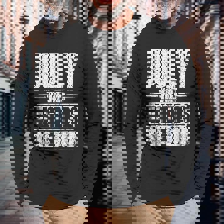 7月 伝説が生まれるとき 誕生月デザイン 長袖Tシャツ 高齢者への贈り物