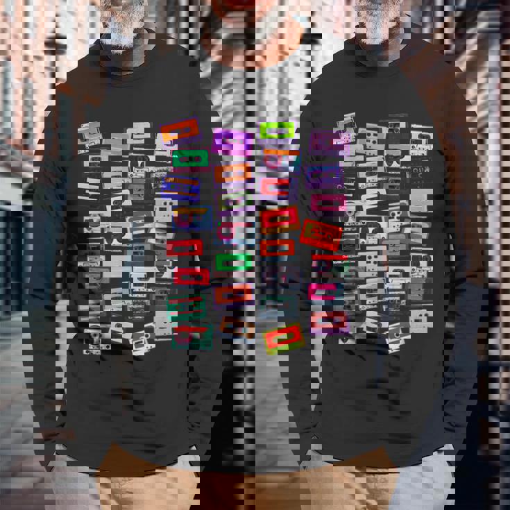 80年代カセットテープミュージックdj 長袖Tシャツ 高齢者への贈り物