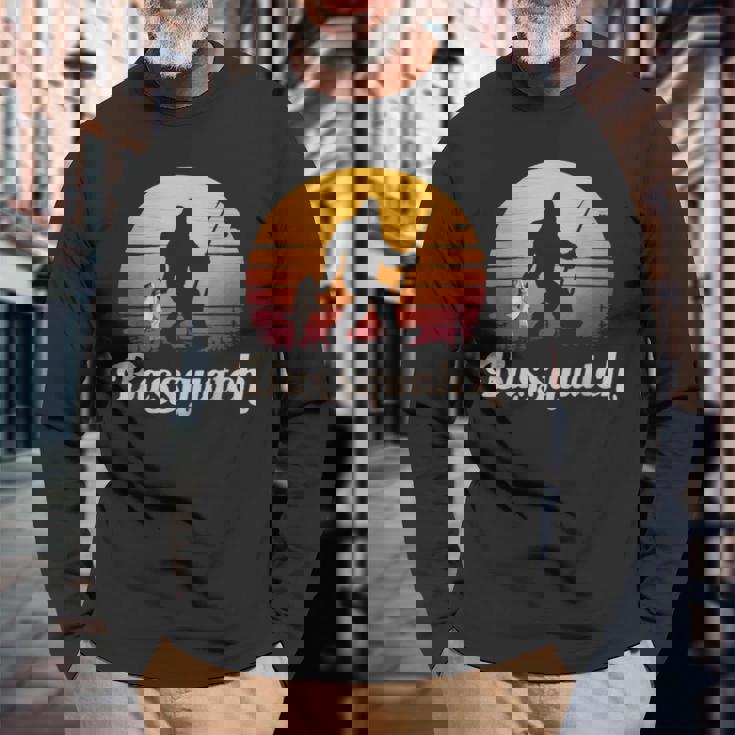 Basssquatch ビッグフット 釣り バス フォレスト シルエット 長袖Tシャツ 高齢者への贈り物