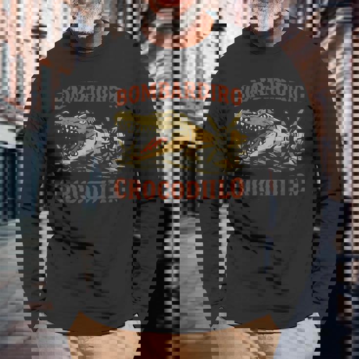 Bombardiro Crocodilo イタリアンブレインロットミーム 長袖Tシャツ 高齢者への贈り物
