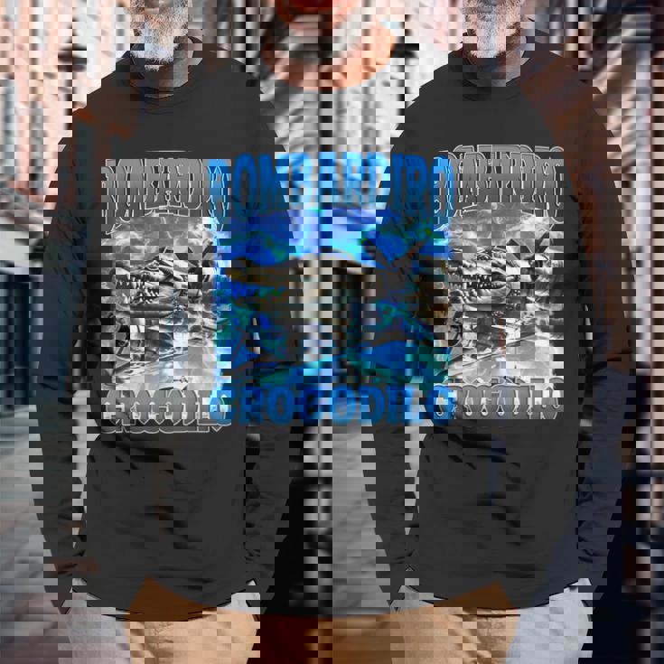 Bombardiro Crocodilo 面白い イタリアン ブレイン ミーム ブーツレッグ 長袖Tシャツ 高齢者への贈り物