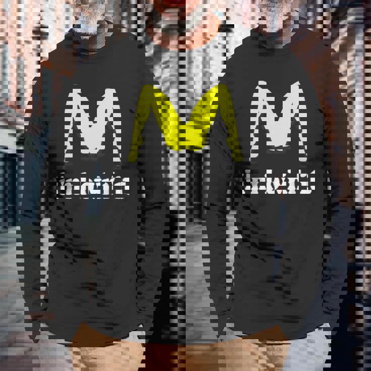 I'm Lovin' It ユーモラスな攻撃的なイヌエンド 長袖Tシャツ 高齢者への贈り物