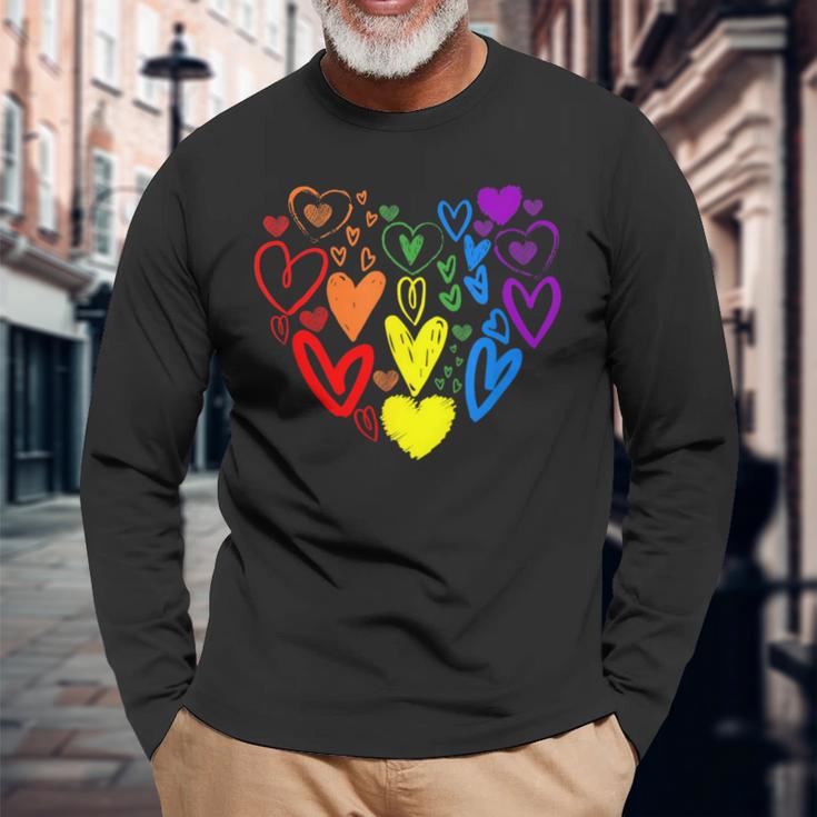 Lgbtq レインボーフラッグハート Lgbtqia バレンタインデー プライドムーン 長袖Tシャツ 高齢者への贈り物