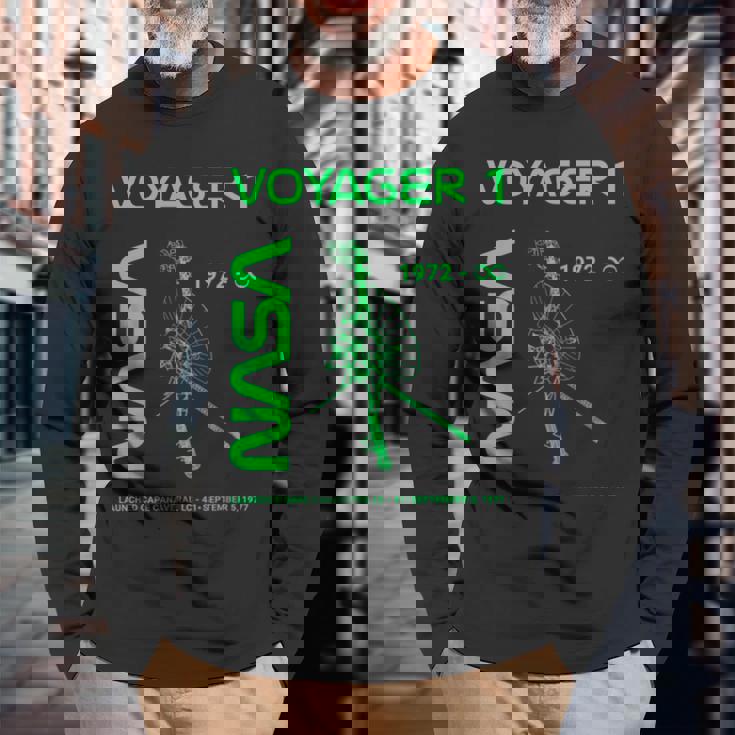 Nasa ボイジャー1号宇宙船は1977年9月5日に打ち上げられました。 長袖Tシャツ 高齢者への贈り物