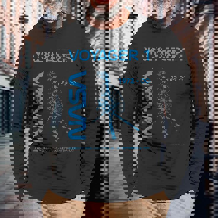 Nasaoyager 1 宇宙船は1977年9月5日に打ち上げられました 長袖Tシャツ 高齢者への贈り物