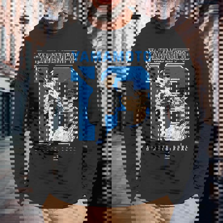 Number And Portrait Yoshinobu Yamamoto Los Angeles Mlbpa 長袖Tシャツ 高齢者への贈り物