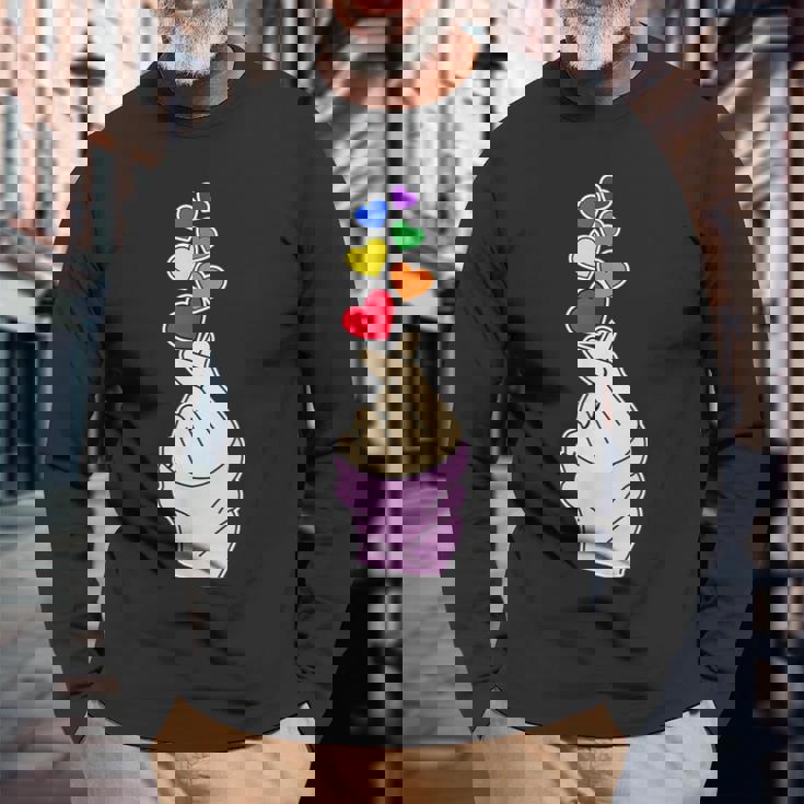 Pride レズビアン ゲイバイセクシャル トランスジェンダー 指 ハート付き 長袖Tシャツ 高齢者への贈り物