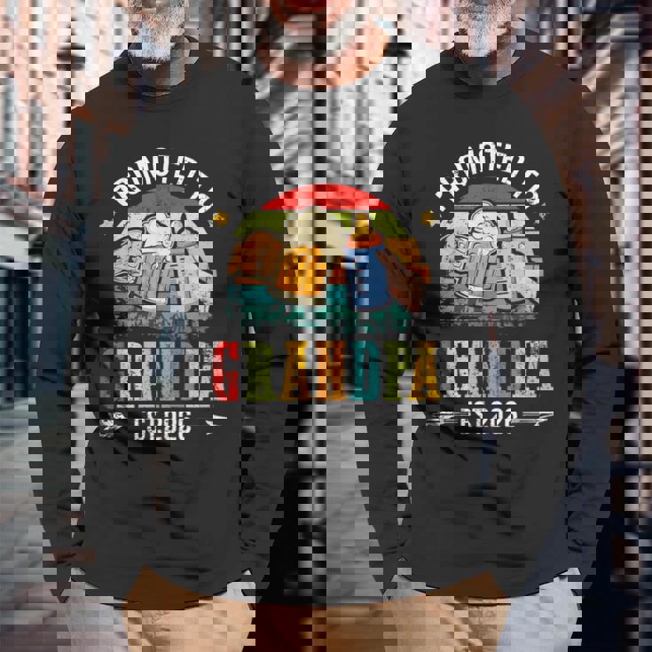 メンズ Promoted To Grandpa Est 2026 Dad To Be 長袖Tシャツ 高齢者への贈り物