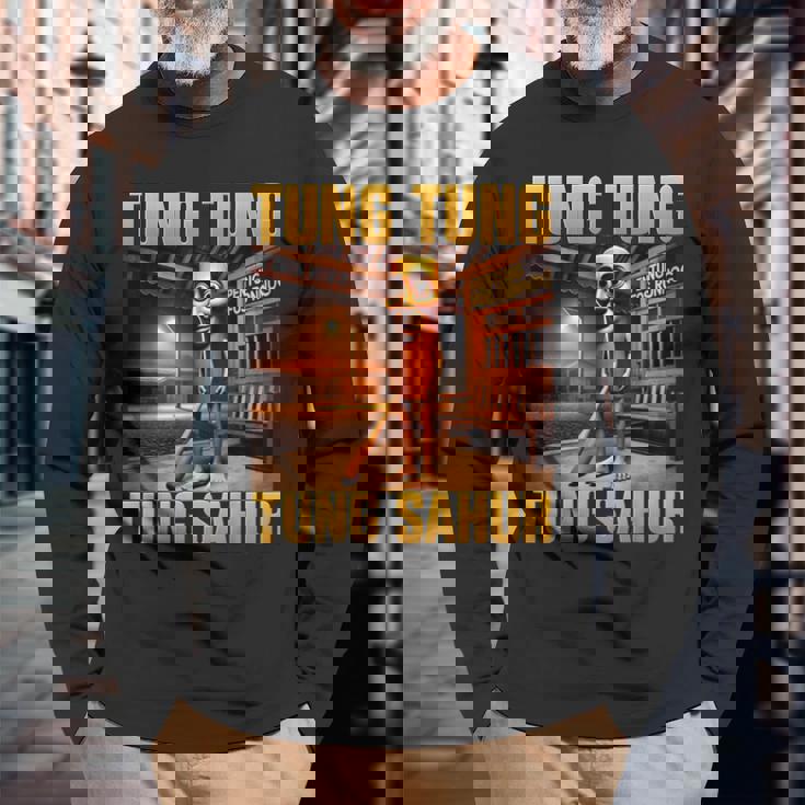 Tung Tung Tungahur Meme Brainrot 長袖Tシャツ 高齢者への贈り物