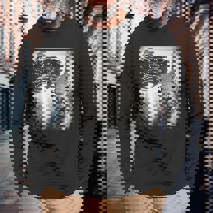 Ufoとリス自撮り面白いリス愛好家 長袖Tシャツ 高齢者への贈り物