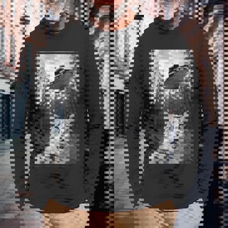 Ufoエイリアンと面白い猫の自撮り。 長袖Tシャツ 高齢者への贈り物