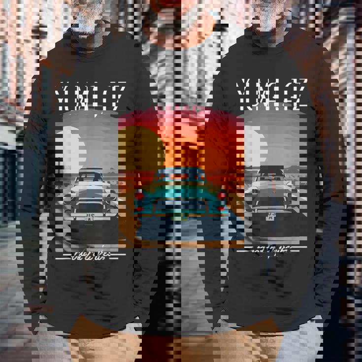 Yuma Az レトロハイウェイ ノスタルジック ヴィンテージカーデザイン 長袖Tシャツ 高齢者への贈り物