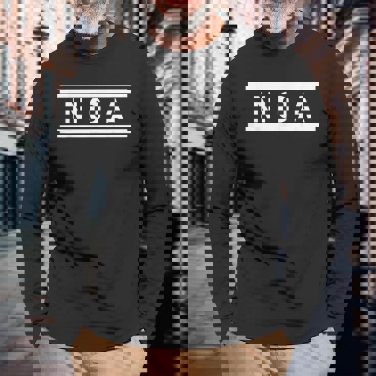 「Noa」ヘボン式「のあ」「ノア」下の名前 ローマ字 名入れ 名乗り ラテン文字 綴り 長袖Tシャツ 高齢者への贈り物