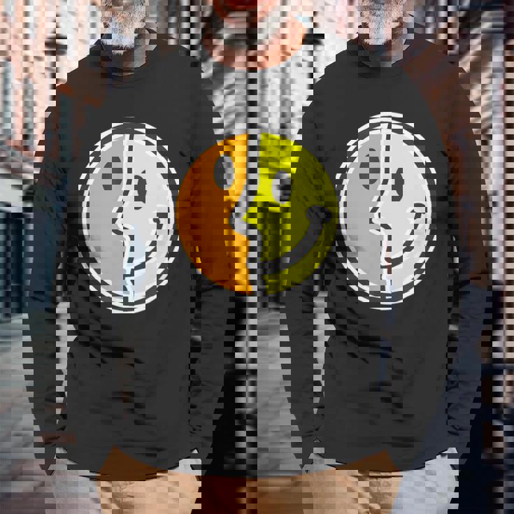 【ピカソ風】スマイル フェイス 笑顔（パロディ）キュビズム【スマイリー】ニコニコ 黄色 ポップ かわいい 長袖Tシャツ 高齢者への贈り物