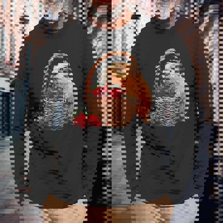 いちご モルモット いちご 野生動物 かわいい モルモット 長袖Tシャツ 高齢者への贈り物