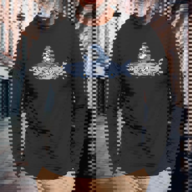 おさかなのくるまを運転するサメ 長袖Tシャツ 高齢者への贈り物